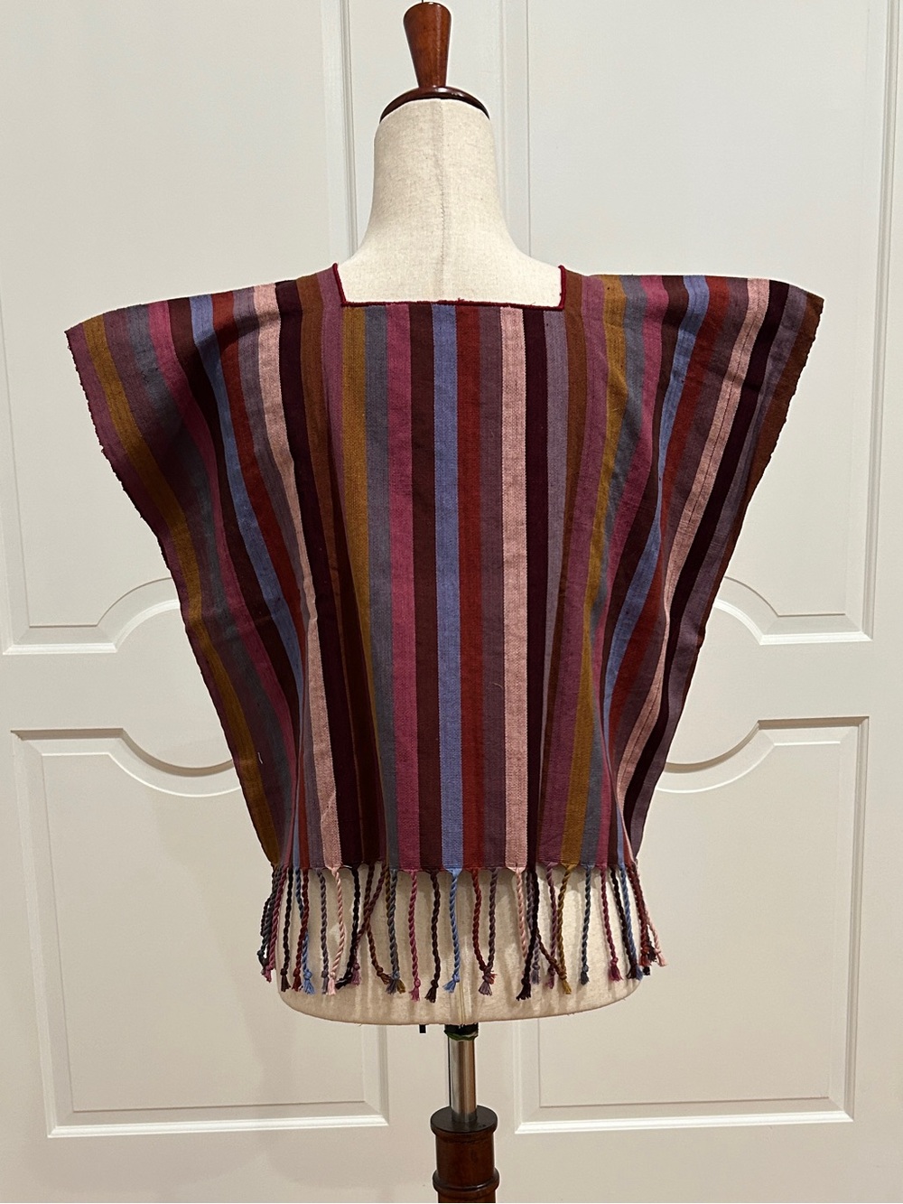 Rococo embroidery, backstrap loom weavings Chiapas huipil Blouse. 100% handmade. - Picture 8 of 8